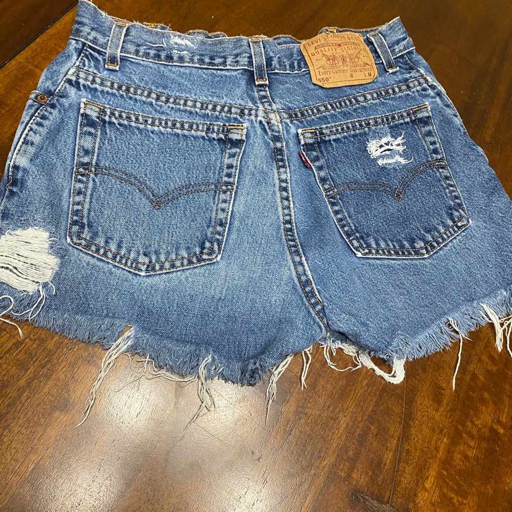 LEVI 550 HIGH WAISTED SHORTS